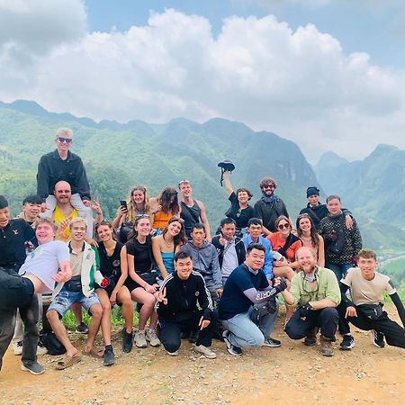 Ha Giang Safari Hostel & Motorbikes Экстерьер фото