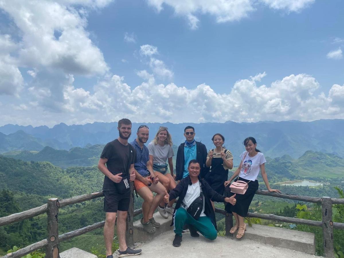 Ha Giang Safari Hostel & Motorbikes Экстерьер фото