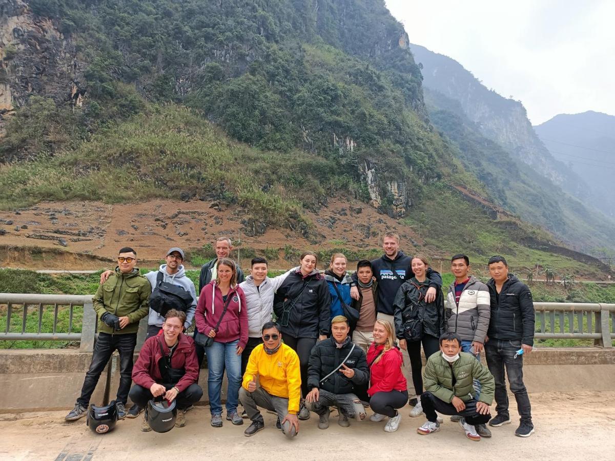 Ha Giang Safari Hostel & Motorbikes Экстерьер фото