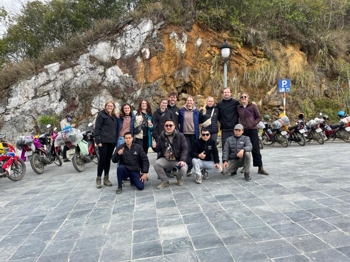 Ha Giang Safari Hostel & Motorbikes Экстерьер фото
