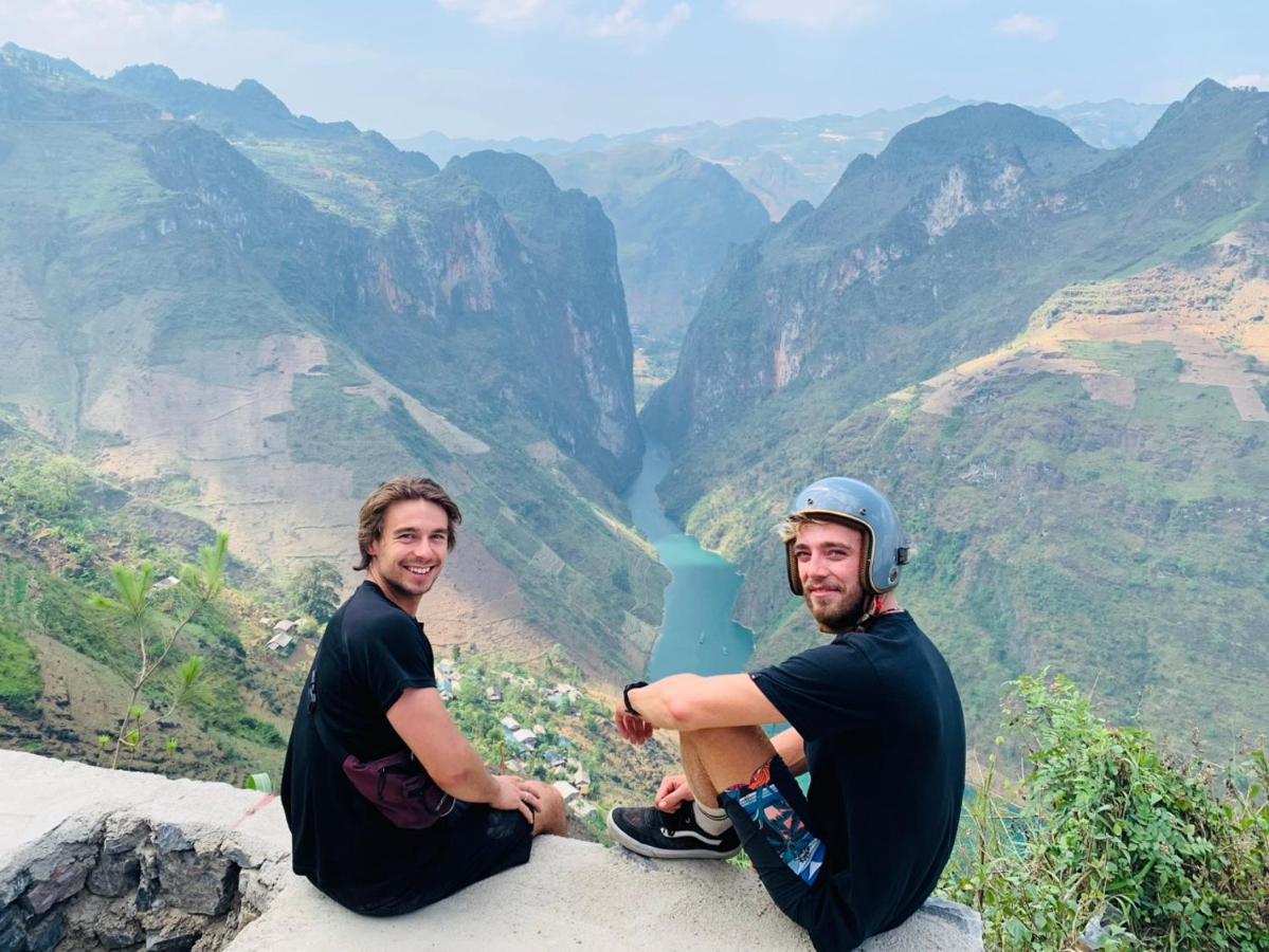 Ha Giang Safari Hostel & Motorbikes Экстерьер фото