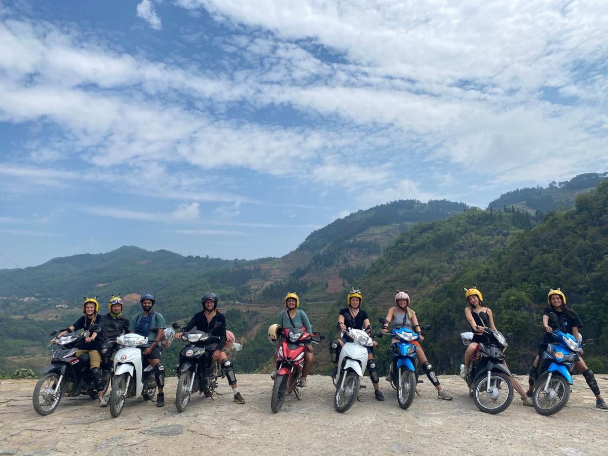 Ha Giang Safari Hostel & Motorbikes Экстерьер фото