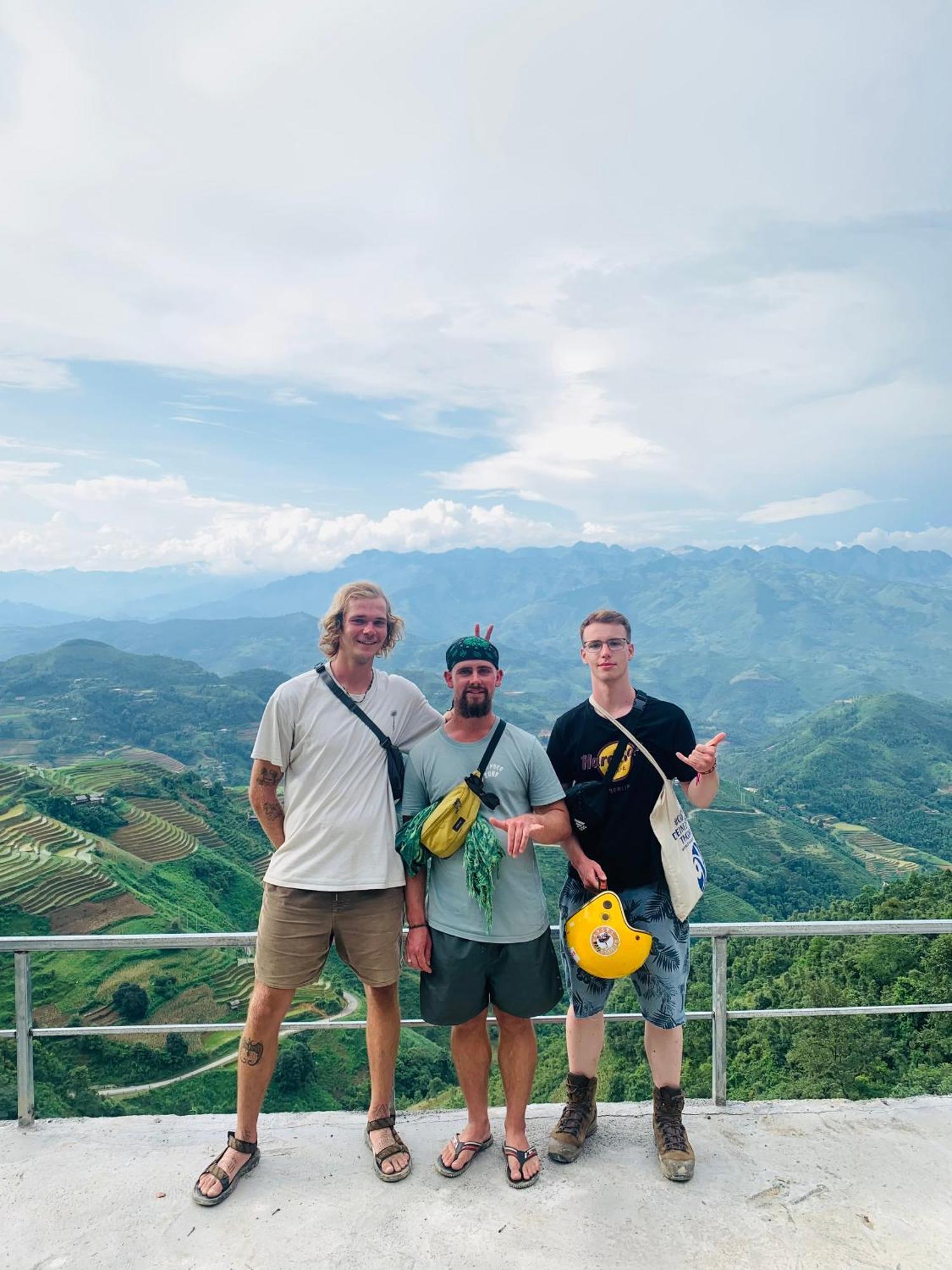 Ha Giang Safari Hostel & Motorbikes Экстерьер фото