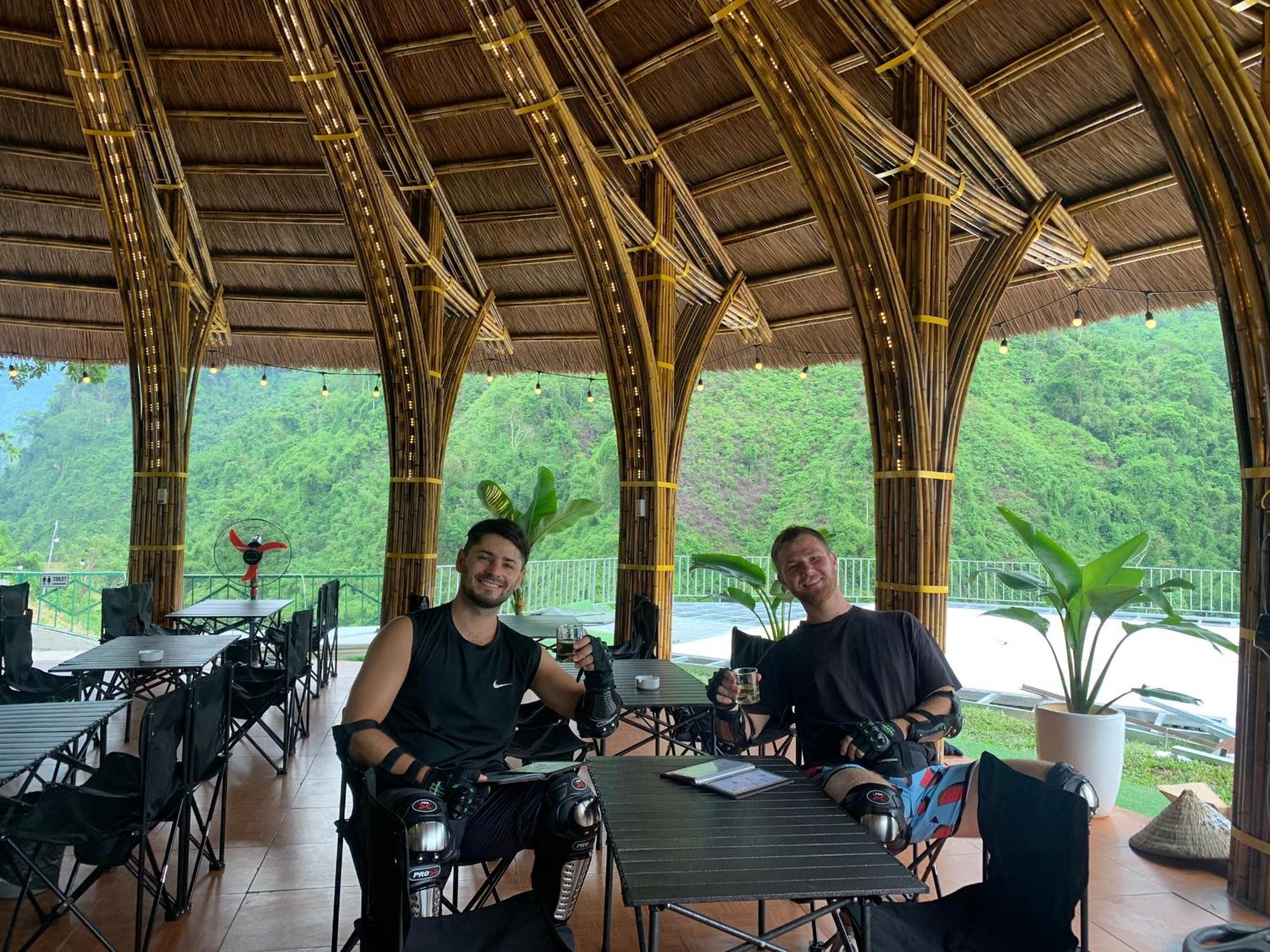 Ha Giang Safari Hostel & Motorbikes Экстерьер фото