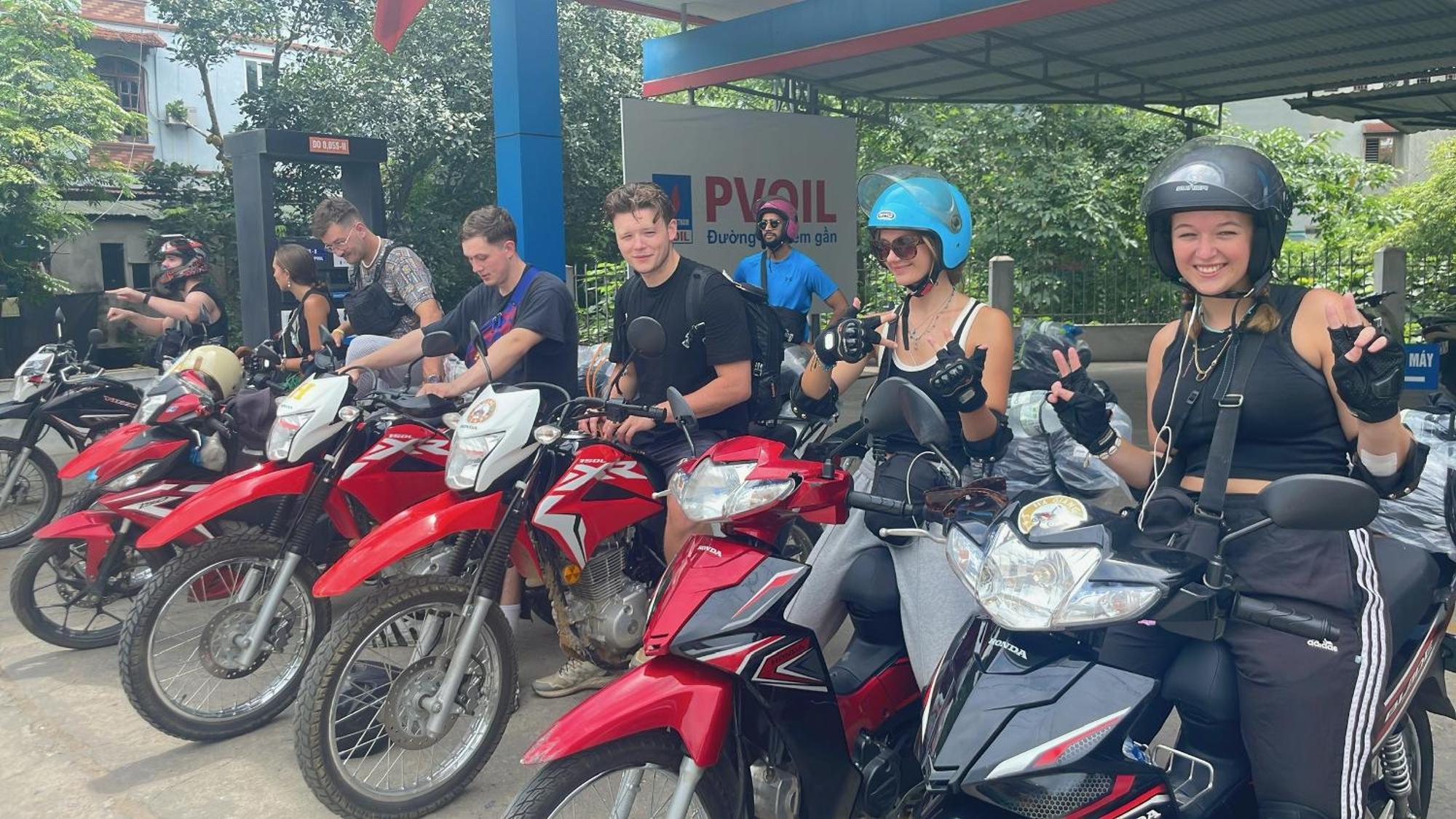 Ha Giang Safari Hostel & Motorbikes Экстерьер фото