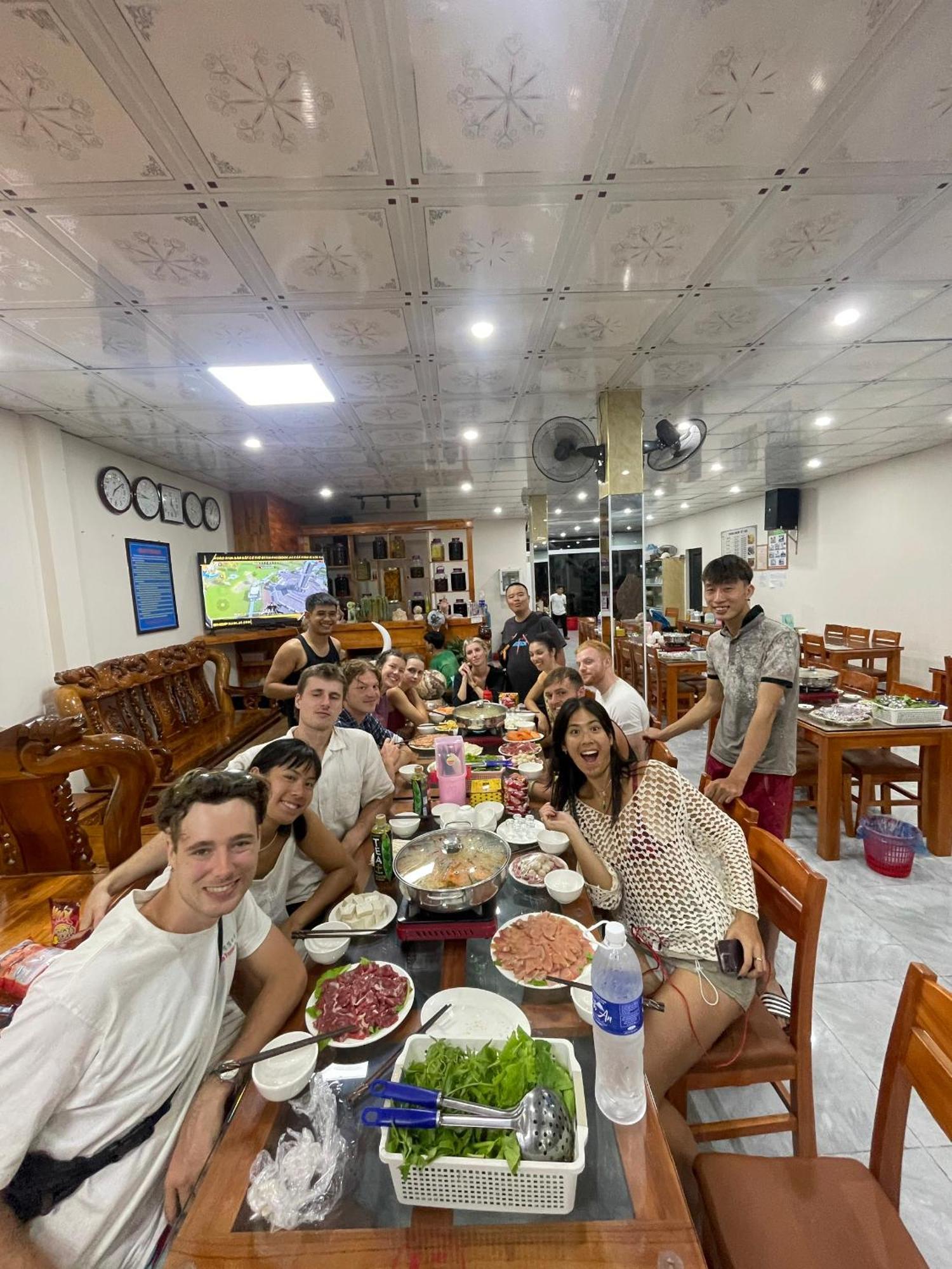 Ha Giang Safari Hostel & Motorbikes Экстерьер фото